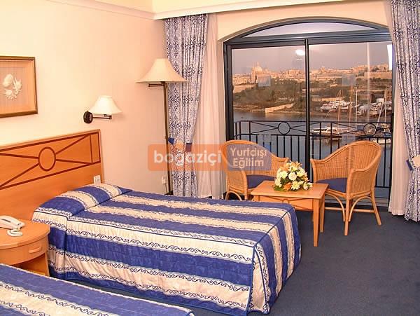 waterfront - bedroom with sea view